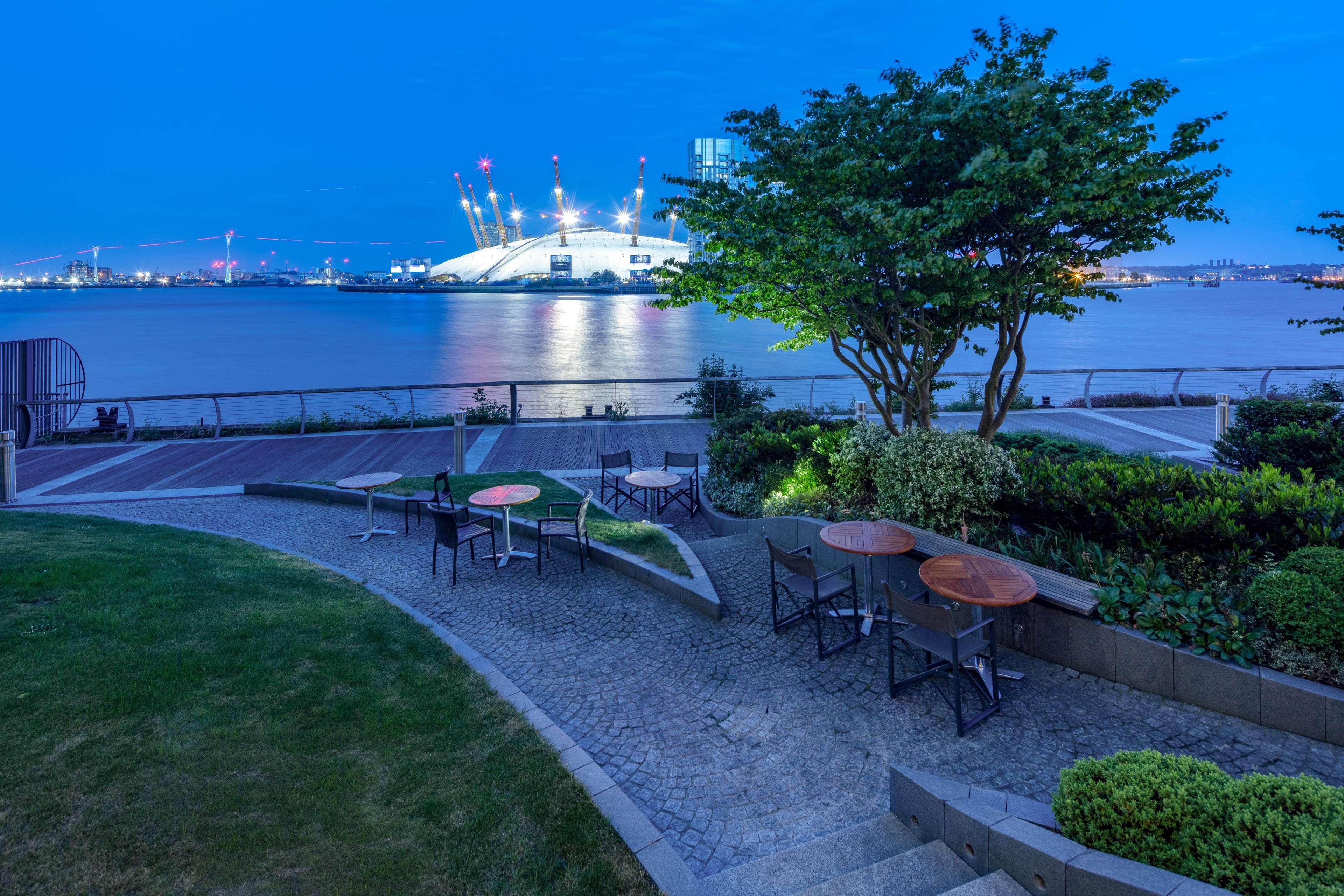 Radisson Blu Hotel, London Canary Wharf East Dış mekan fotoğraf