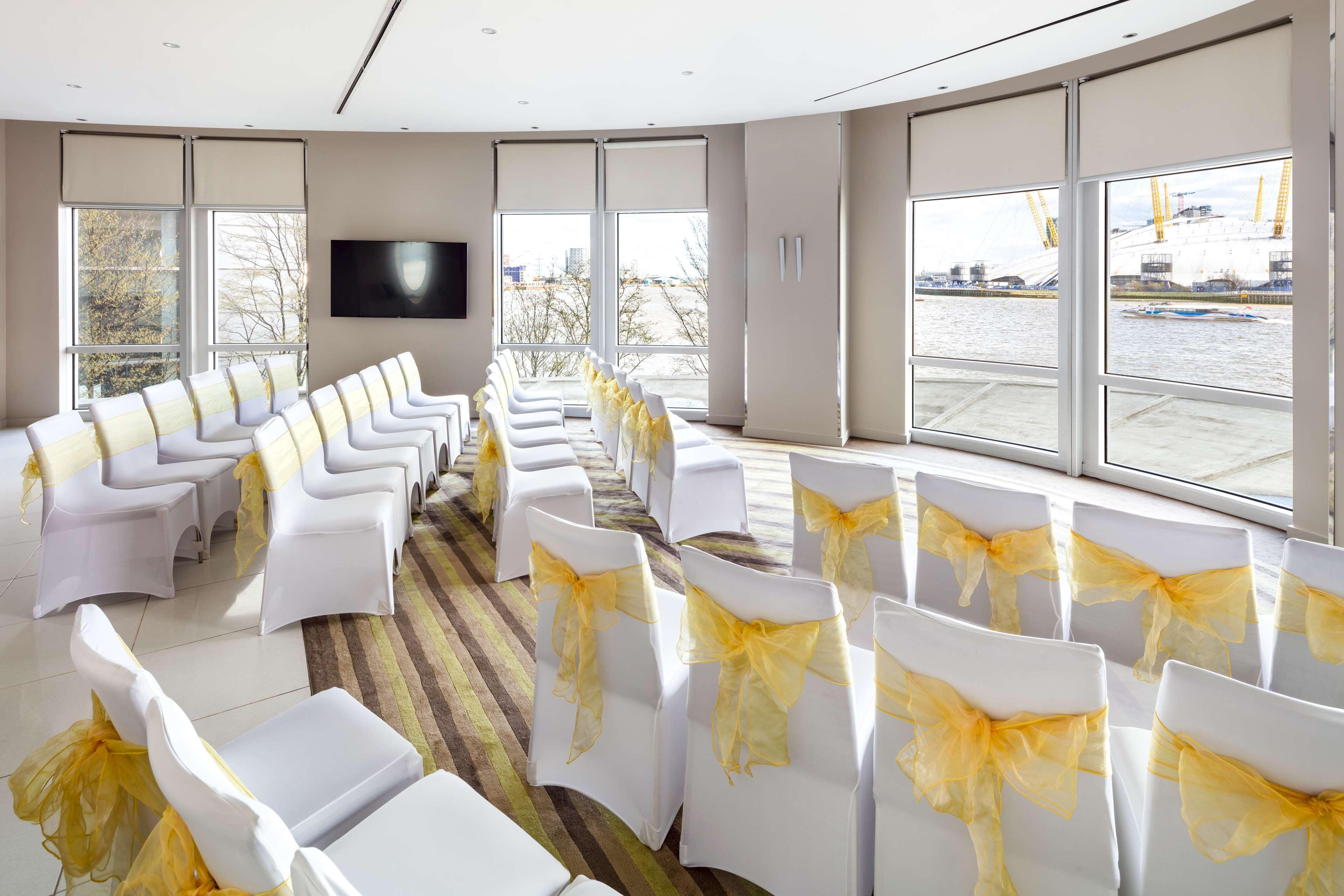 Radisson Blu Hotel, London Canary Wharf East Dış mekan fotoğraf